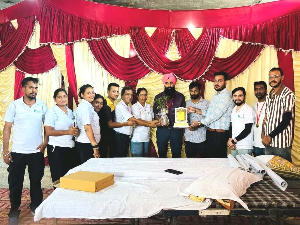 A blood donation camp was organized to mark the 15th anniversary of Hans Foundation